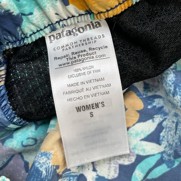 Patagonia Barely baggy shorts Small - Picture 3 of 5